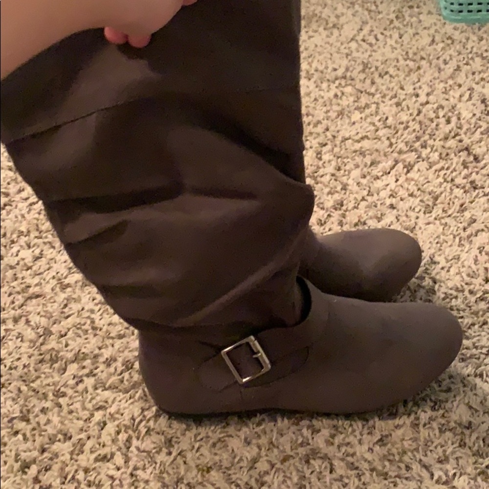 Boots - Picture 3 of 3